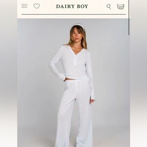 Dairy Boy Women's White Sleepwear Set